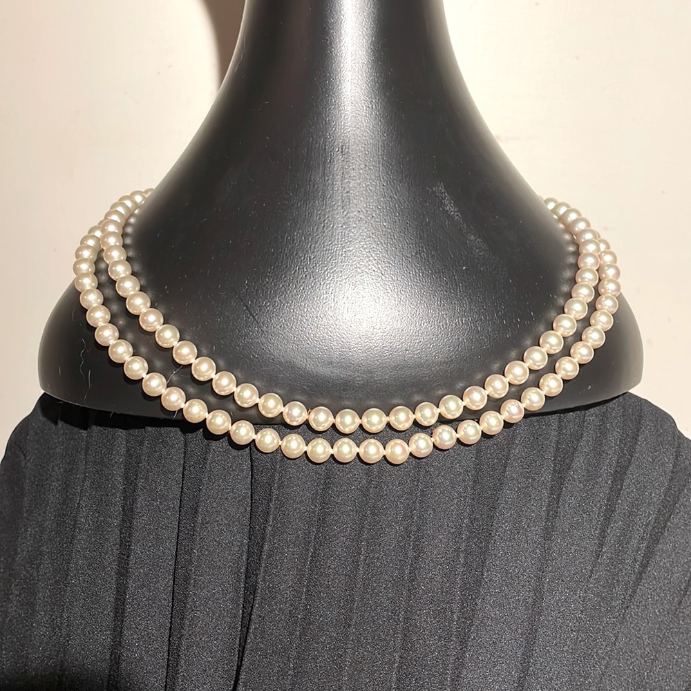 MaJorica Pearl necklace! Worn a few times. In brand new condition!